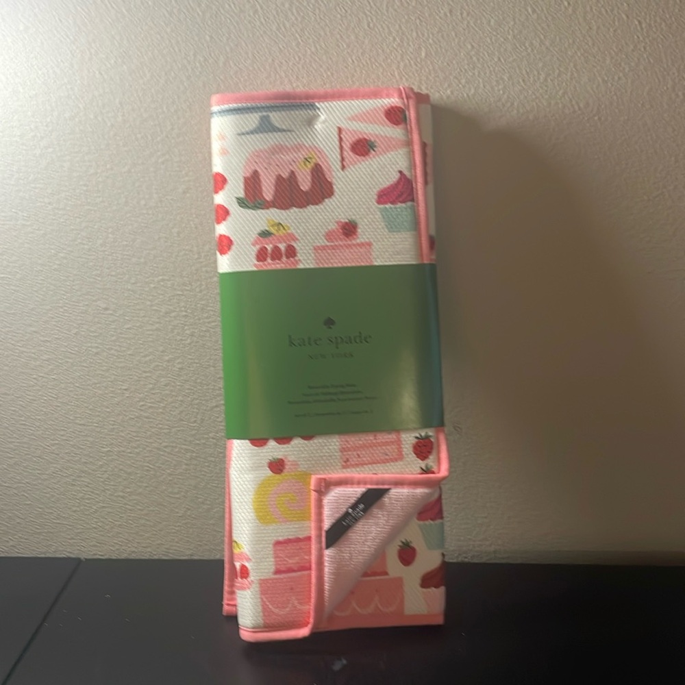 kate spade Pink and White Kitchen reversible drying mat